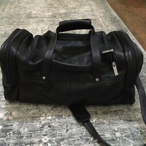 Royce New York Leather Duffle Bag